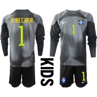 Brasilien Alisson Becker #1 Torwart Fußballbekleidung Heimtrikot Kinder WM 2022 Langarm (+ kurze hosen)